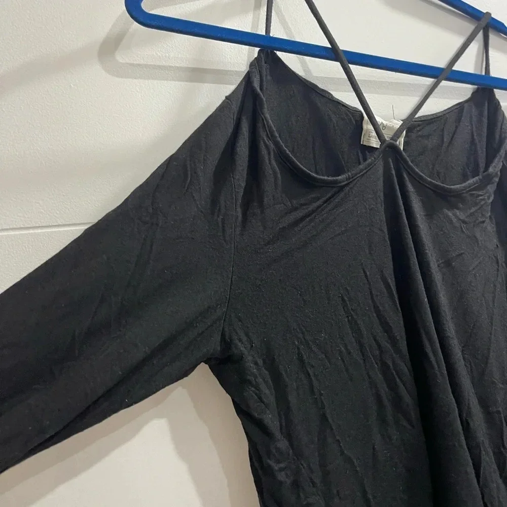 Size large but could fit a medium used one time in black - Picture 2 of 4